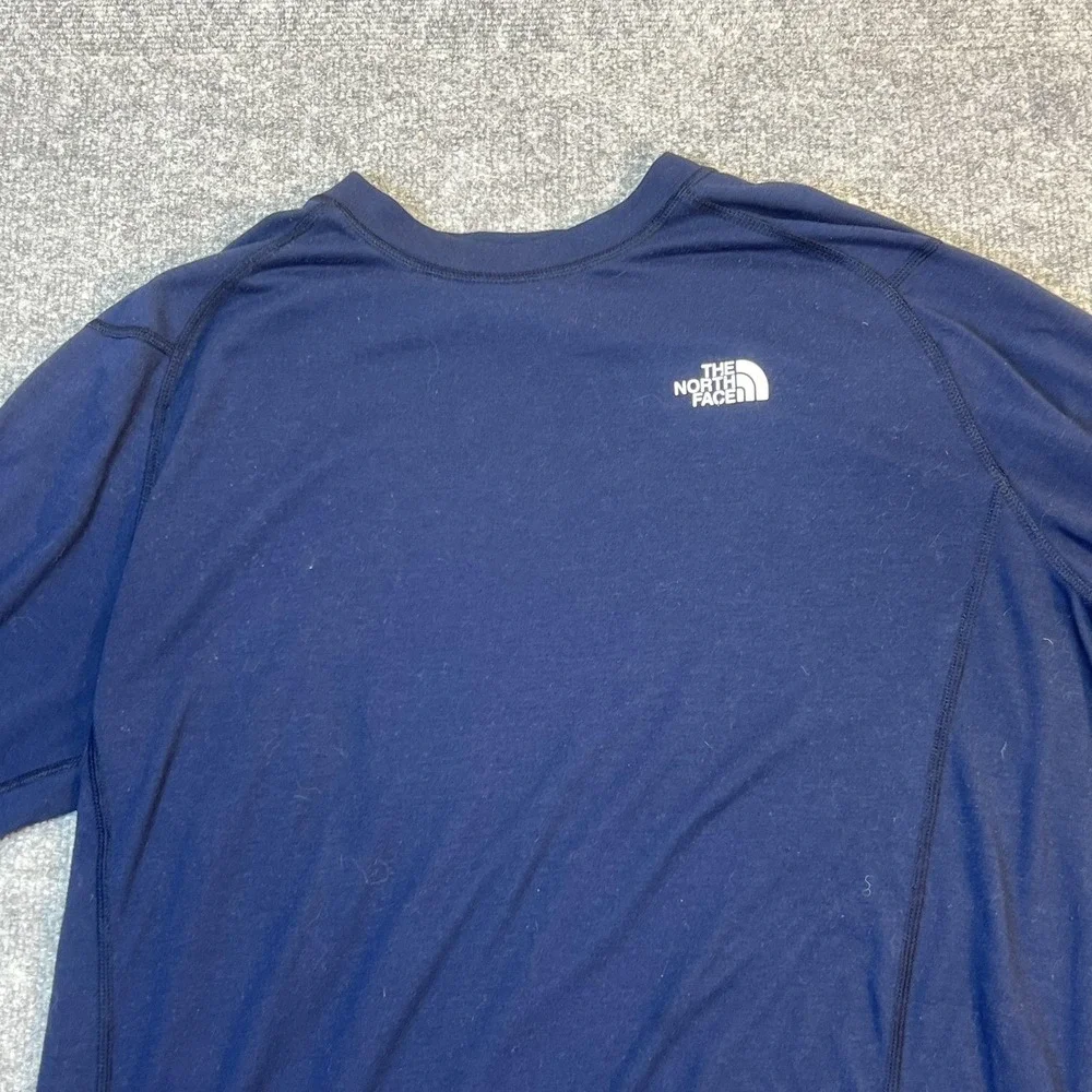 The North Face Shirt Mens Large Blue Long Sleeve Lightweight Base Layer Tee